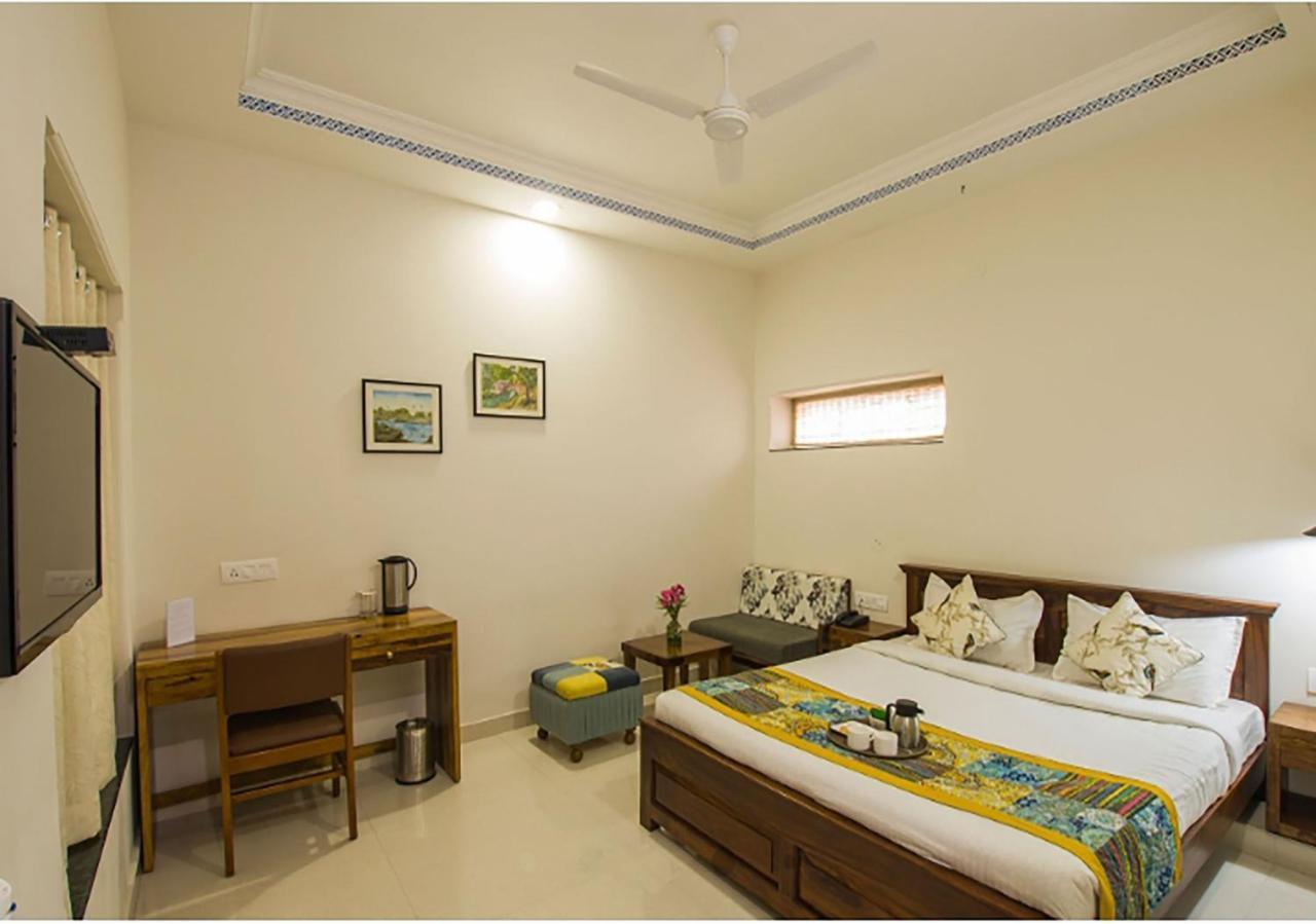 Lakeside Ratanada Guest house 3*